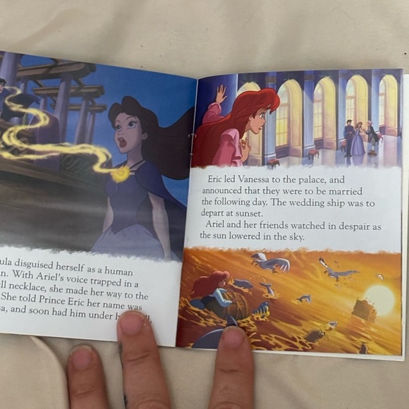 Disney The Little Mermaid book - Picture 2 of 2
